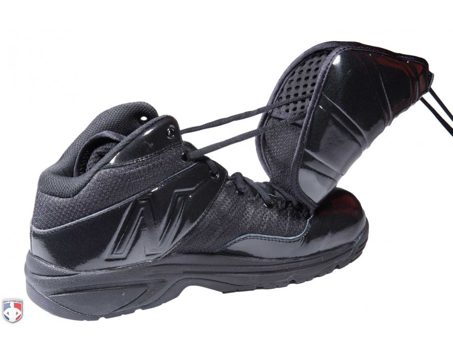 new balance umpire base shoes