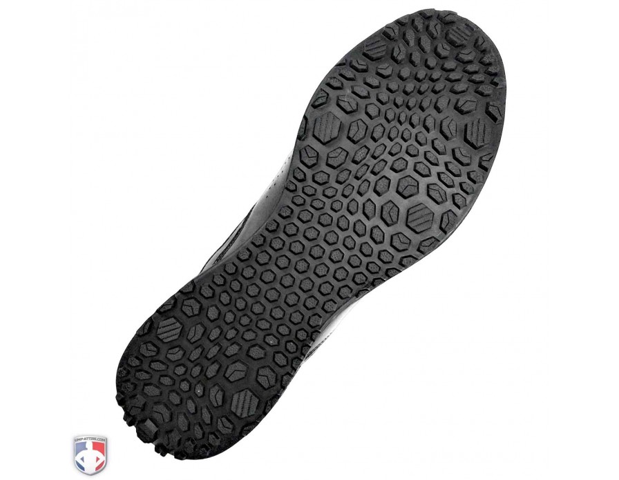 new balance umpire base shoes