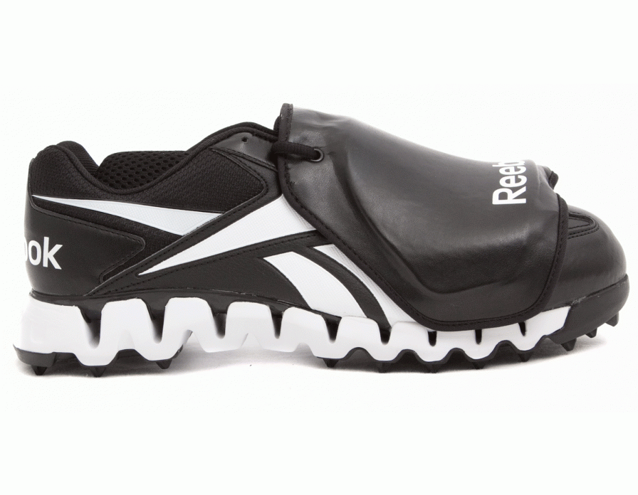 reebok zig field magistrate all black 