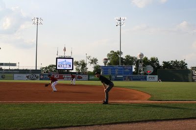 Umpire Hands on Knees Set